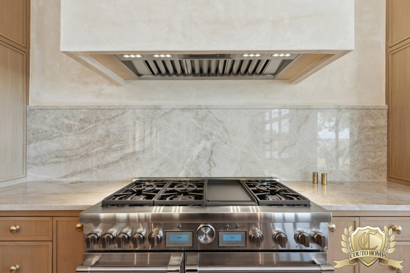 A Kitchen Beyond Compare: Blending Sophisticated Style with Modern Functionality Couto Homes