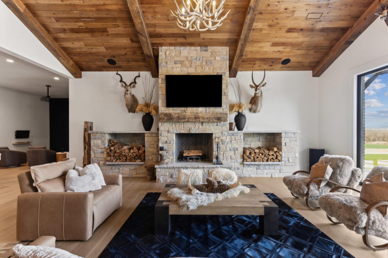 Interior Design Inspirations: Timeless Elements for a Luxurious Home Couto Homes